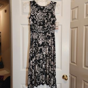 SOLD OFFLINE!!! NWT - Jessica Howard Black & White Dress Size 6P